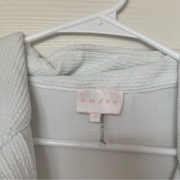 White Shacket - Picture 4 of 4